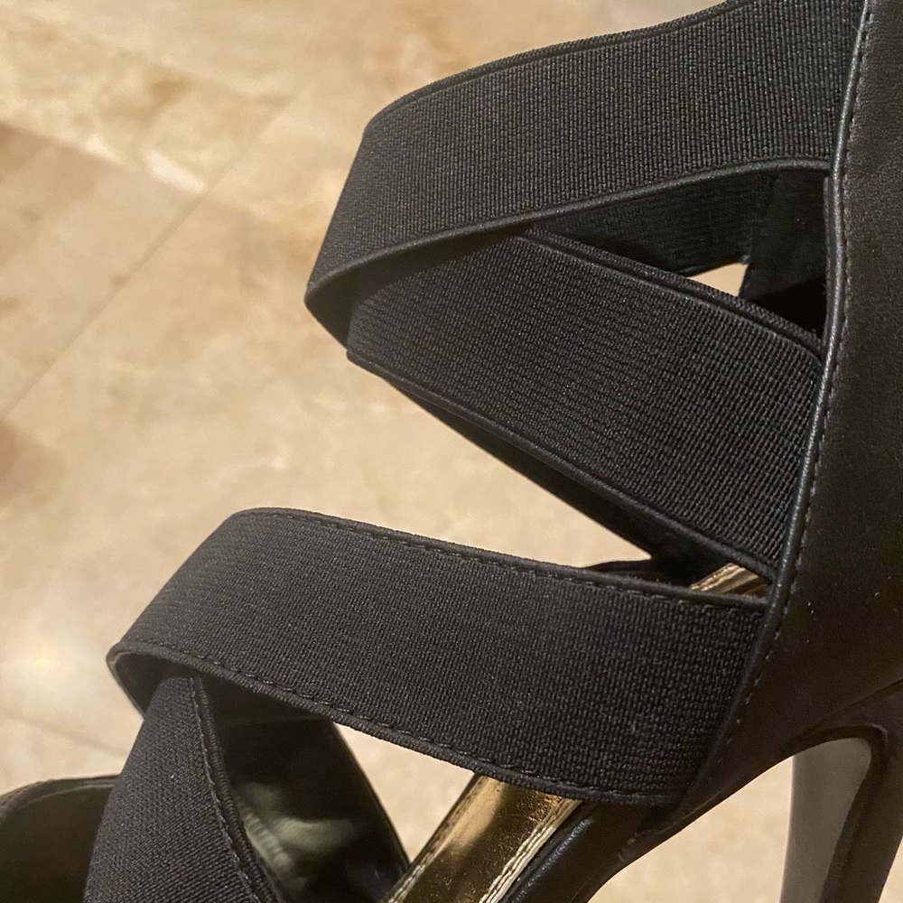Liliana Black Heels - Picture 2 of 11
